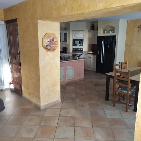 Maison En Centre-ville Aeroport Dom wakacyjny Roissy-en-France